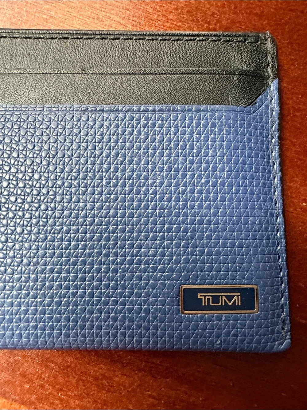 Tumi compact card